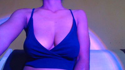 Harenah555 live cam on Cam4