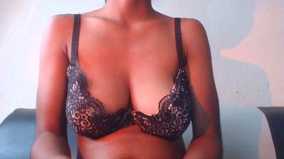 Harenah555 live cam on Cam4