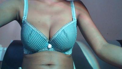 Harenah555 live cam on Cam4