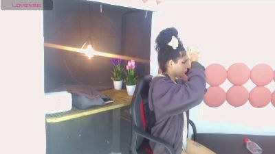 Harineff live cam on Cam4