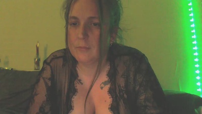 Harleyslut69 live cam on Cam4