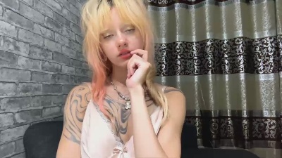 HassieLutsky live cam on Cam4