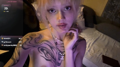 HassieLutsky live cam on Cam4