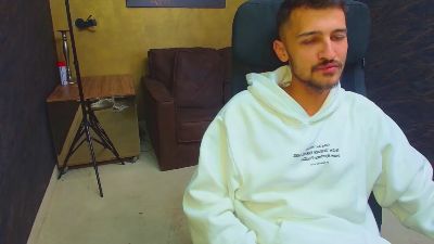 HayesNova live cam on Cam4