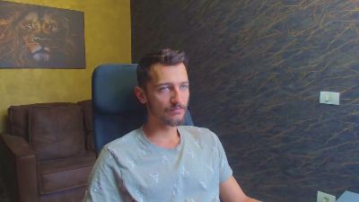 HayesNova live cam on Cam4