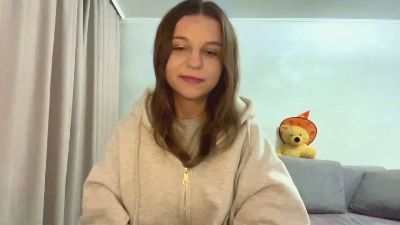 HeatherChura live cam on Cam4