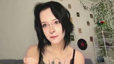HeidiAkbari live cam on Cam4