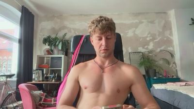 Heikhoe69 live cam on Cam4