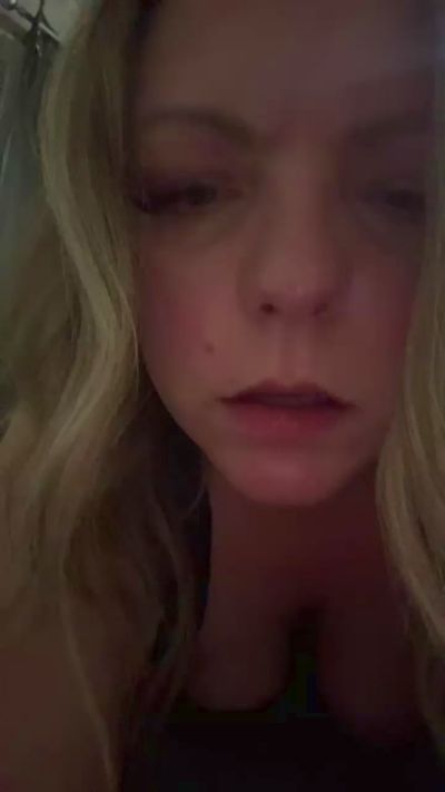 Heklo live cam on Cam4