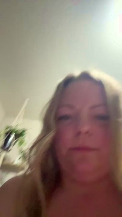 Heklo live cam on Cam4