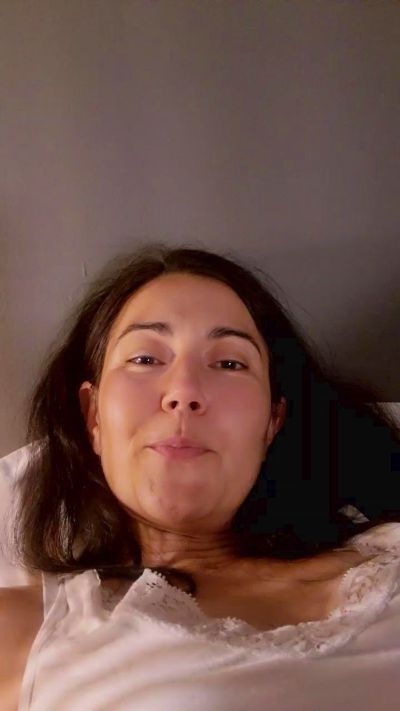 Hela_coquinette live cam on Cam4