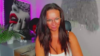 Helen_Wild live cam on Cam4