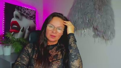 Helen_Wild live cam on Cam4