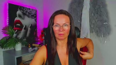 Helen_Wild live cam on Cam4