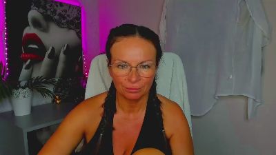 Helen_Wild live cam on Cam4
