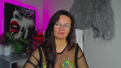 Helen_Wild live cam on Cam4