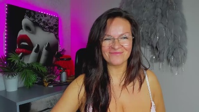 Helen_Wild live cam on Cam4