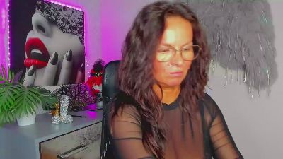 Helen_Wild live cam on Cam4