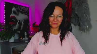 Helen_Wild live cam on Cam4