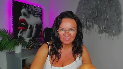 Helen_Wild live cam on Cam4