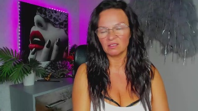 Helen_Wild live cam on Cam4
