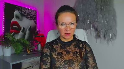 Helen_Wild live cam on Cam4