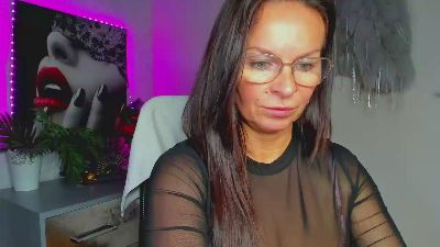 Helen_Wild live cam on Cam4