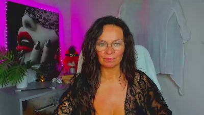 Helen_Wild live cam on Cam4