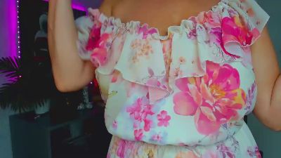 Helen_Wild live cam on Cam4