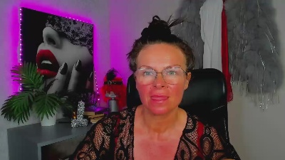Helen_Wild live cam on Cam4