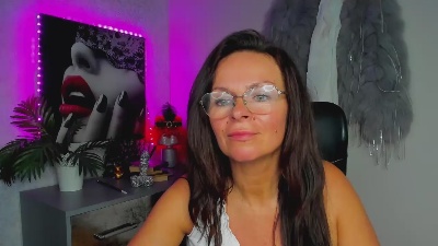 Helen_Wild live cam on Cam4