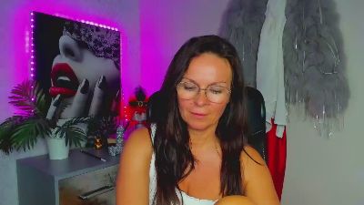 Helen_Wild live cam on Cam4