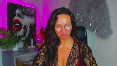 Helen_Wild live cam on Cam4