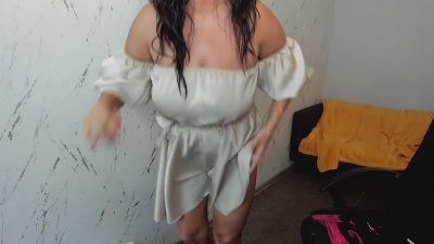 Helen_Wild live cam on Cam4