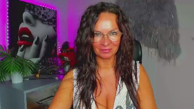 Helen_Wild live cam on Cam4