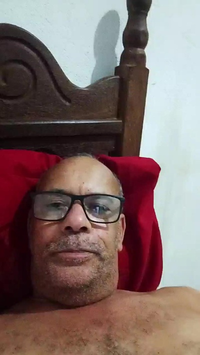 Helinho56 live cam on Cam4
