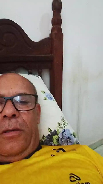 Helinho56 live cam on Cam4