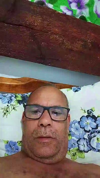 Helinho56 live cam on Cam4
