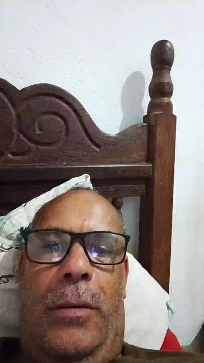 Helinho56 live cam on Cam4