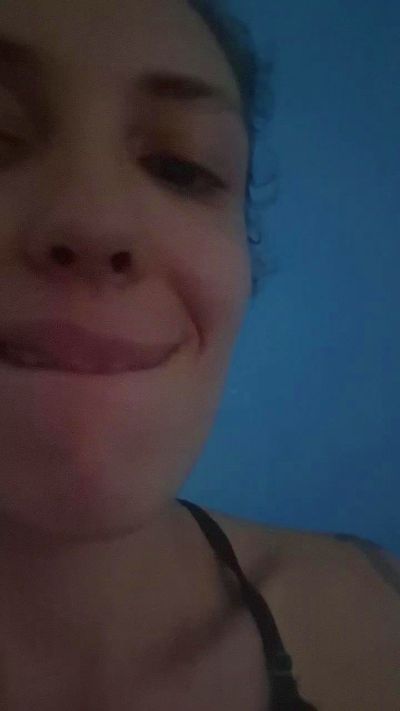 HellaEcho live cam on Cam4