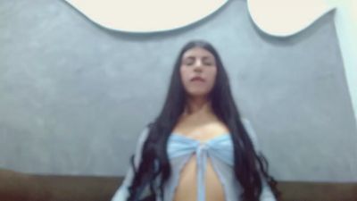 Hellen_03 live cam on Cam4