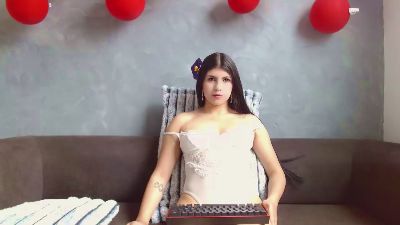 Hellen_03 live cam on Cam4