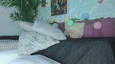 Hellen_Sky live cam on Cam4