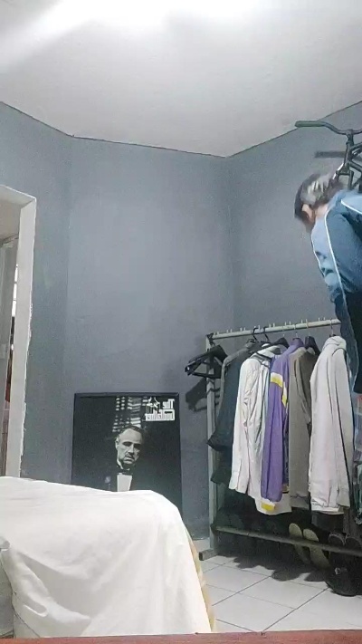 Hellmans live cam on Cam4