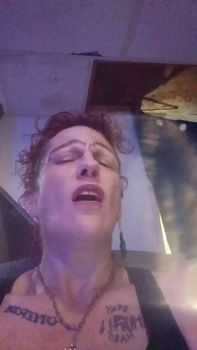 Hennybanger live cam on Cam4