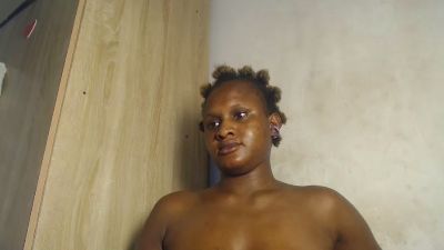 Henriettaoso live cam on Cam4