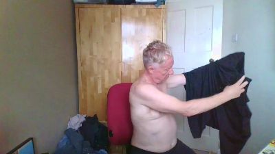 Henryshortshor live cam on Cam4