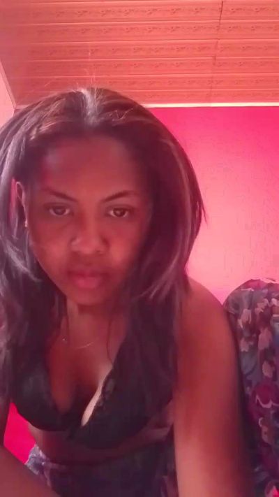 Hents live cam on Cam4
