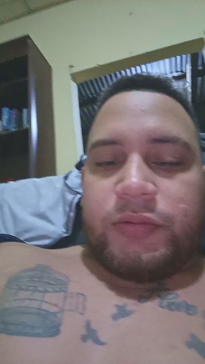 Henyer_1 live cam on Cam4