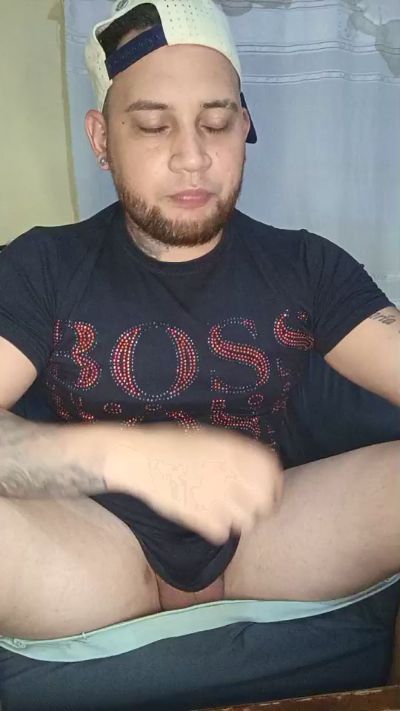 Henyer_1 live cam on Cam4